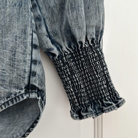 RAILS acid wash dark denim blouse with smocked cuff. - Picture 3 of 3